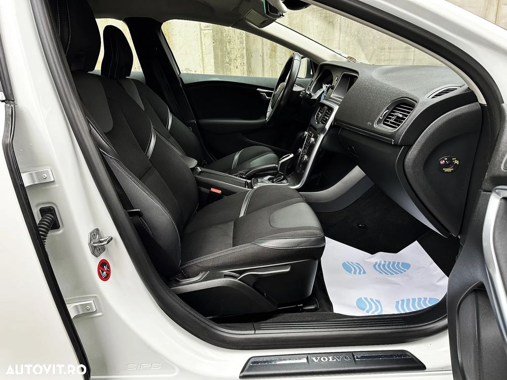 Volvo V40 D2 Geartronic Summum - 11