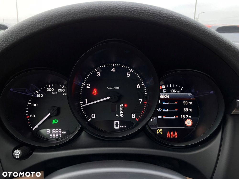 Porsche Macan - 29