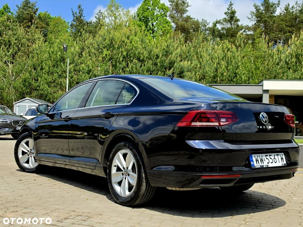 Volkswagen Passat - 16