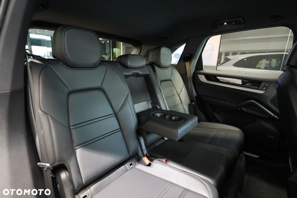Porsche Cayenne Standard - 22