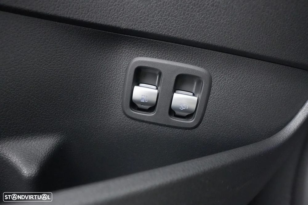 Mercedes-Benz C 300 e AMG Line - 28