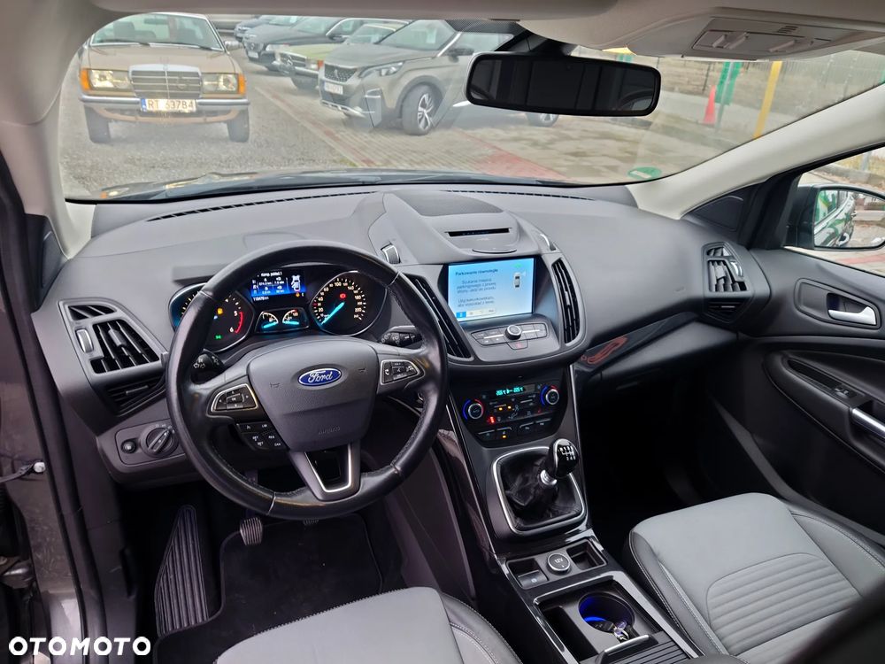 Ford Kuga 2.0 TDCi 2x4 Titanium - 19