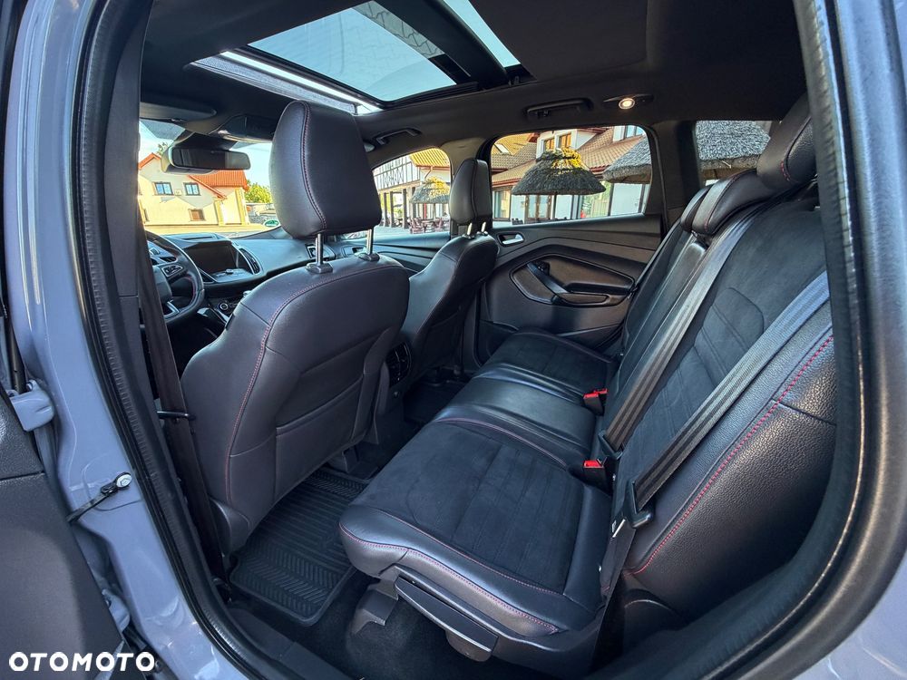 Ford Kuga 2.0 TDCi 4x4 ST-Line - 31