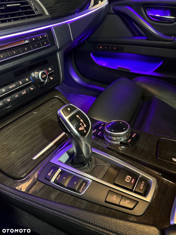 BMW Seria 5 535i xDrive - 25