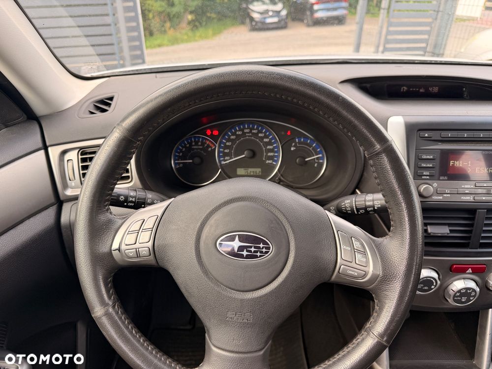 Subaru Forester 2.0 XA TRE - 26