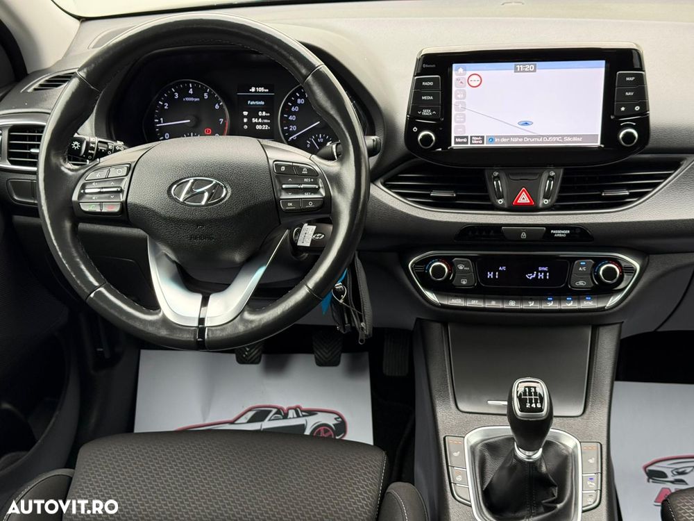 Hyundai i30 1.4 T-GDI Fastback Premium - 9