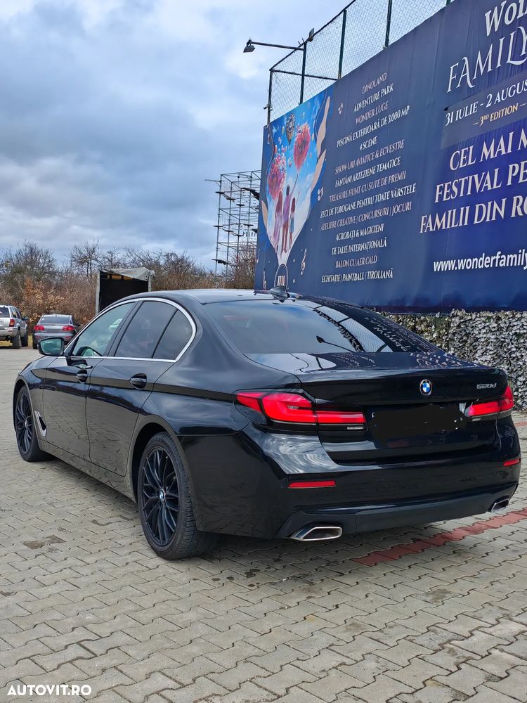 BMW Seria 5 520d Aut. Luxury Line - 12