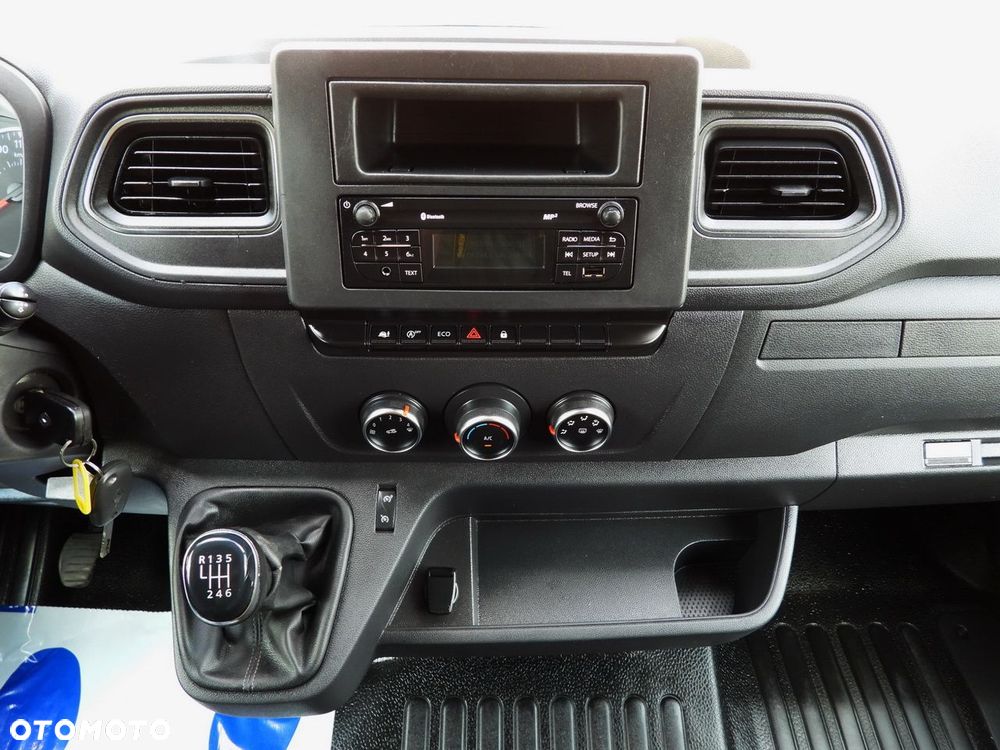 Renault MASTER PLANDEKA 8 PALET WEBASTO TEMPOMAT LEDY PNEUMATYKA KLIMATYZACJA  165KM - 33