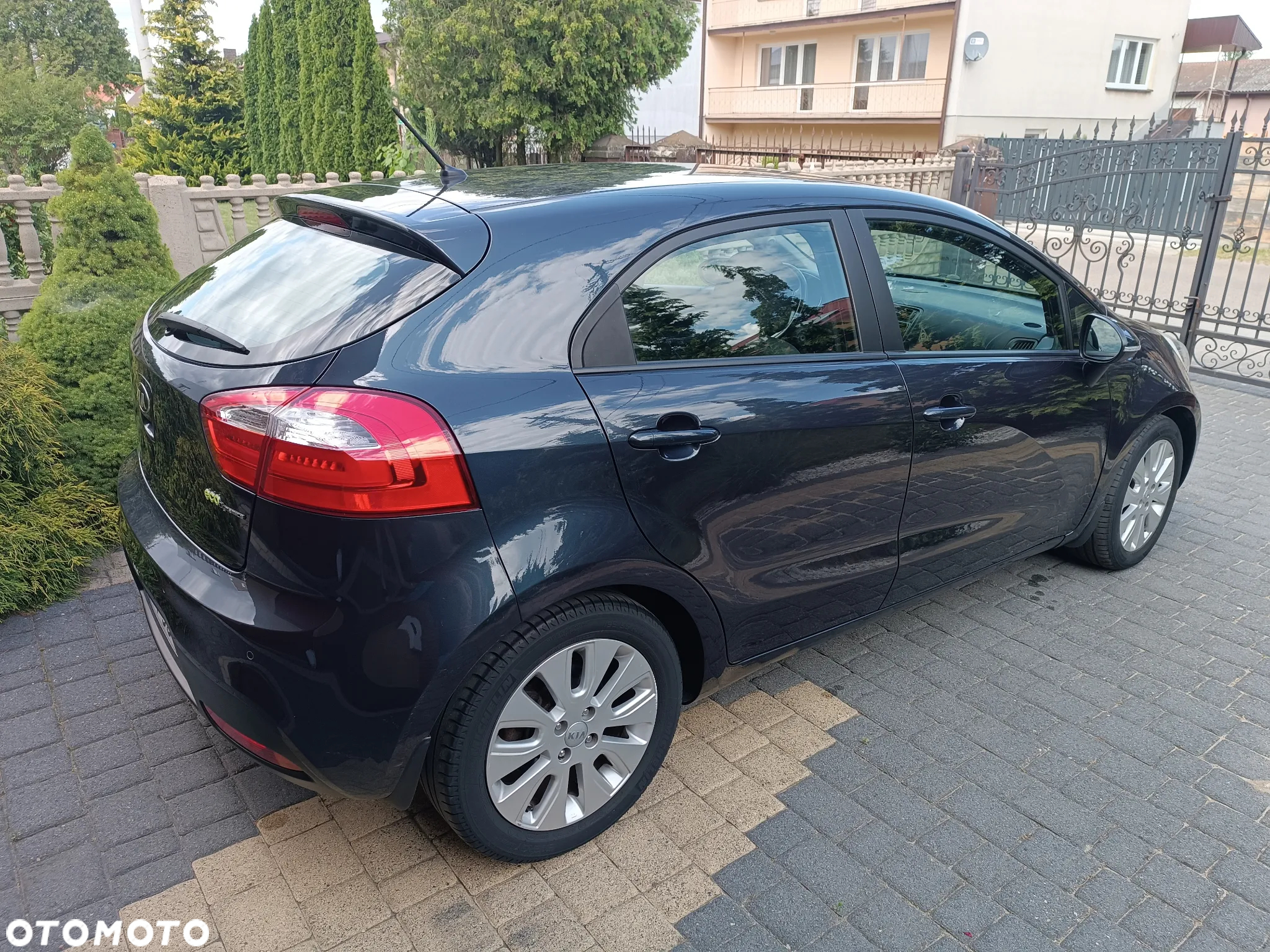 Kia Rio 1.4 L - 4
