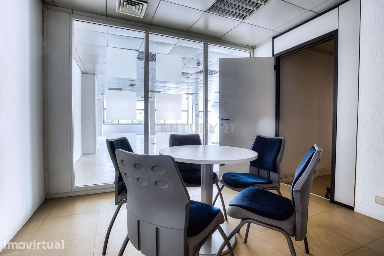 Escritório de 400 m² - Miraflores - Grande imagem: 2/47