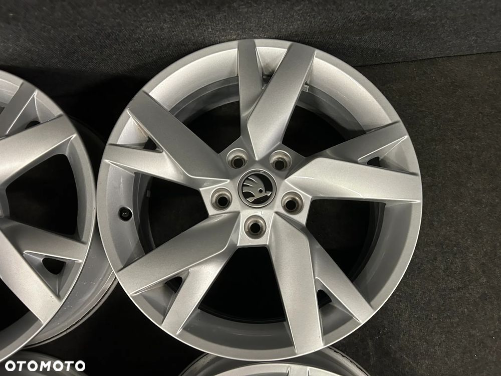 Alufelgi Skoda Octavia IV, III, Karoq, VW Golf 6, 7, Caddy, Touran 17 cali 5x112 4szt. Ładne! - 11