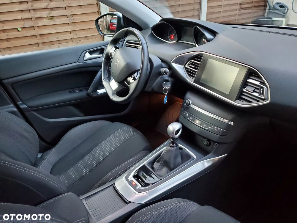 Peugeot 308 130 e-THP Stop & Start Allure - 10