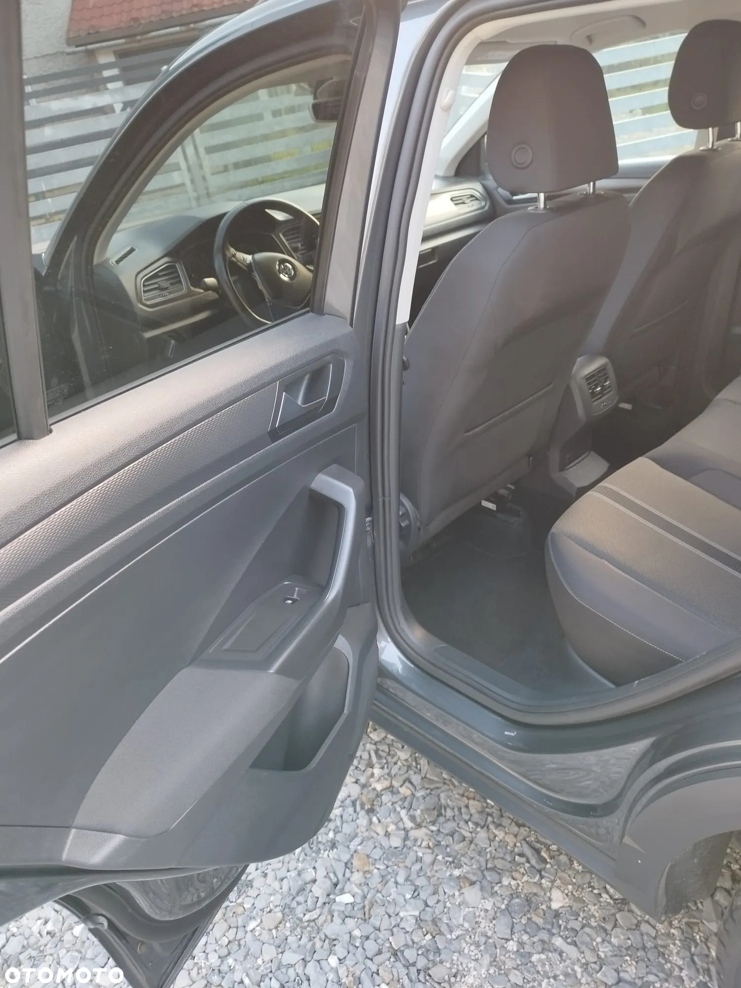 Volkswagen T-Roc - 19