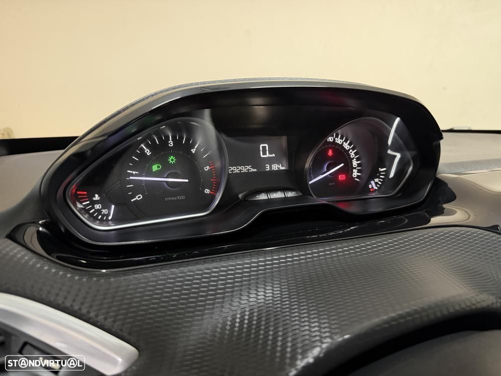 Peugeot 2008 1.6 BlueHDi Style - 11