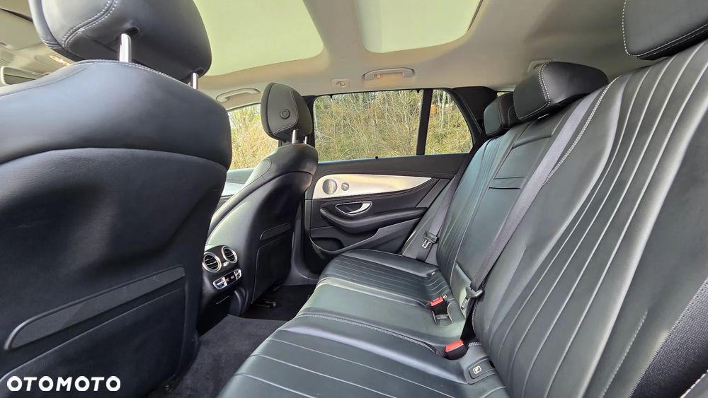 Mercedes-Benz Klasa E 350 d 4Matic 9G-TRONIC - 22