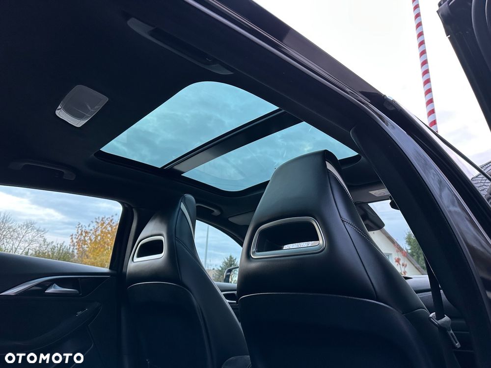 Infiniti Q30 2.0t DCT AWD Sport City Black - 28