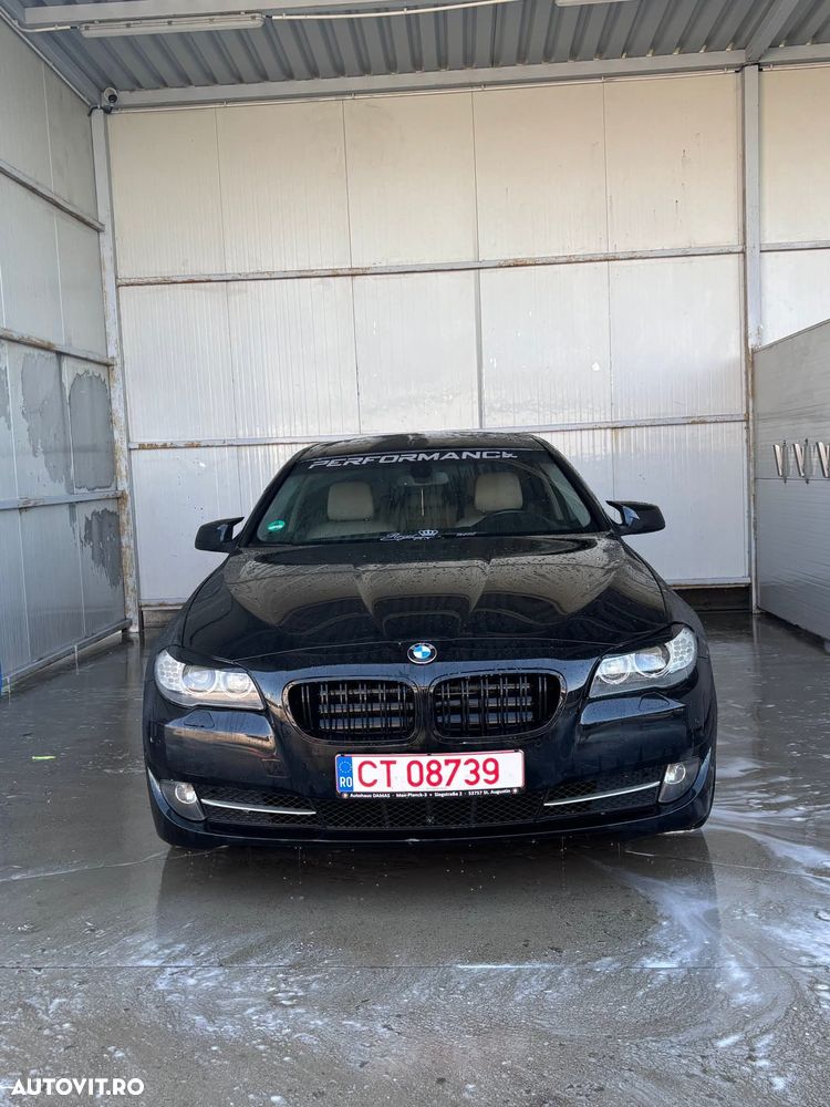 BMW Seria 5 520d Aut. Luxury Line - 1