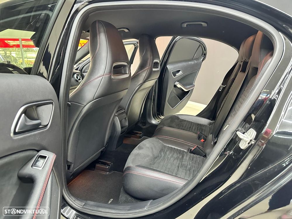 Mercedes-Benz A 180 AMG Line - 13