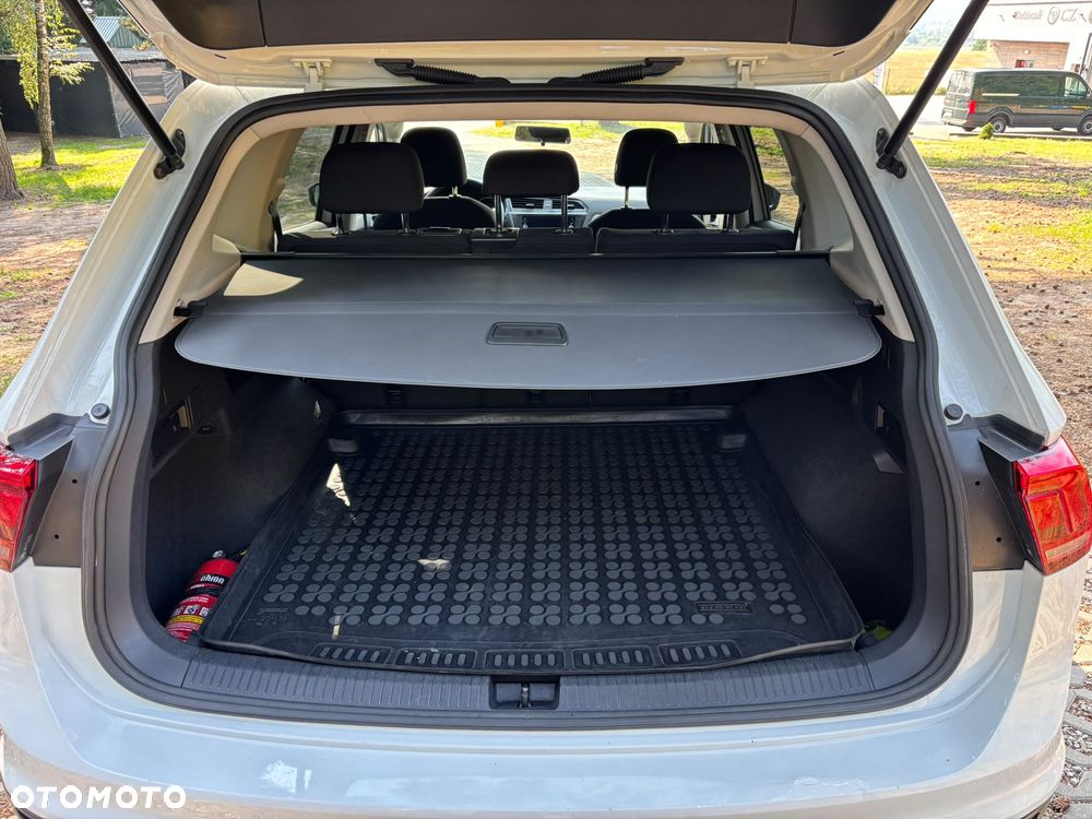 Volkswagen Tiguan - 11