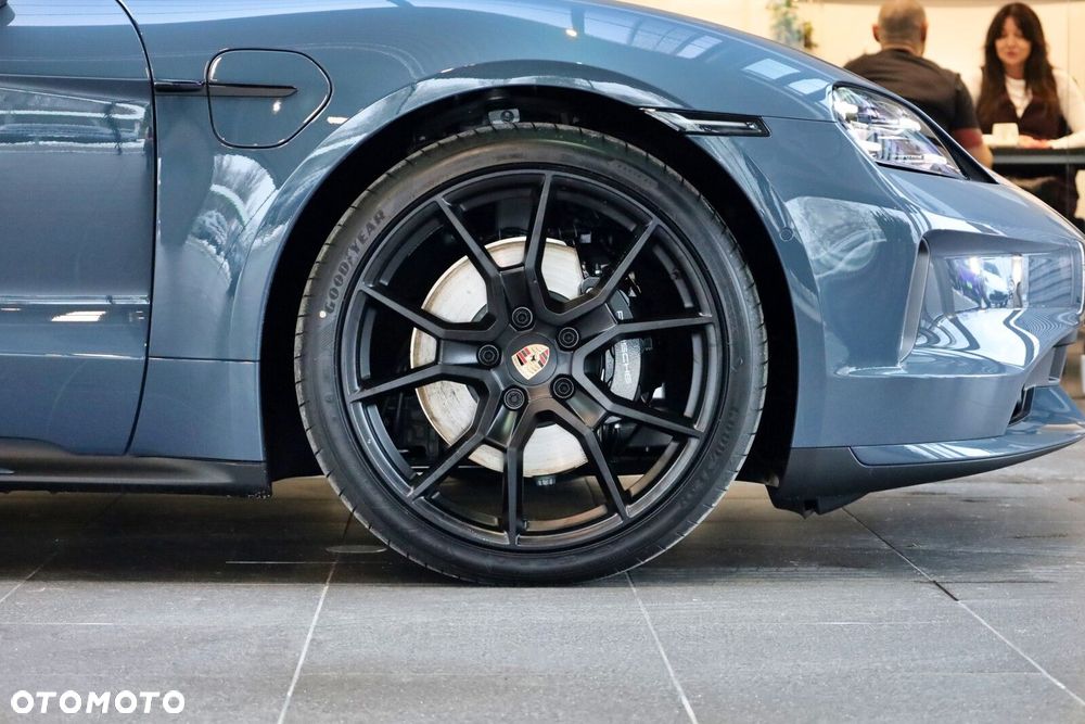 Porsche Taycan - 7
