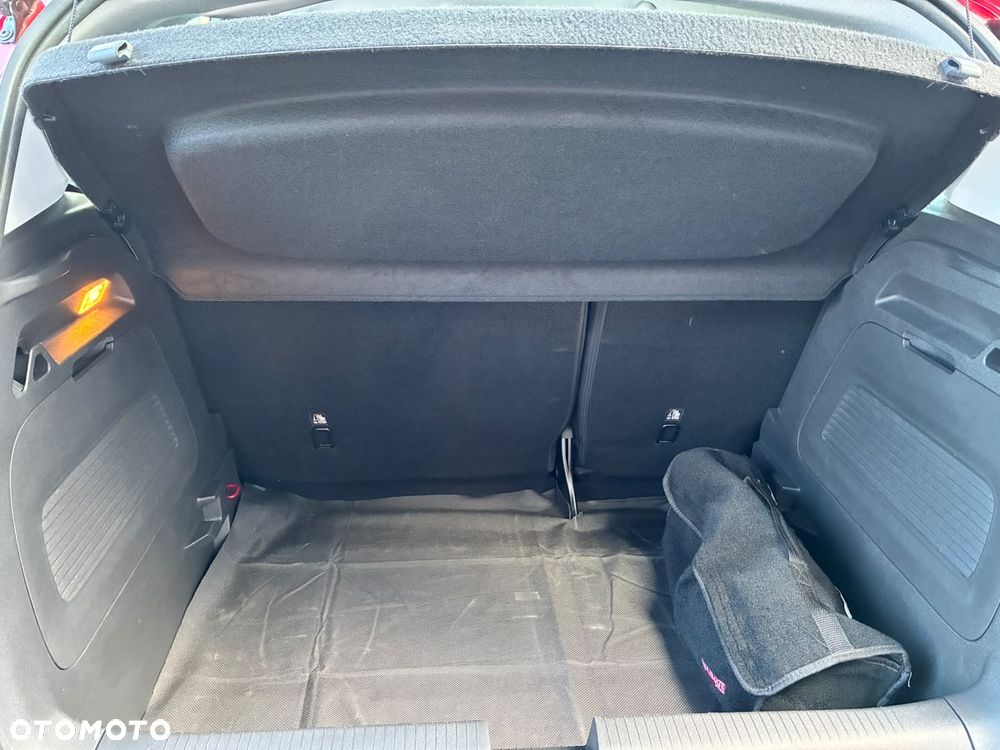 Opel Crossland X - 16