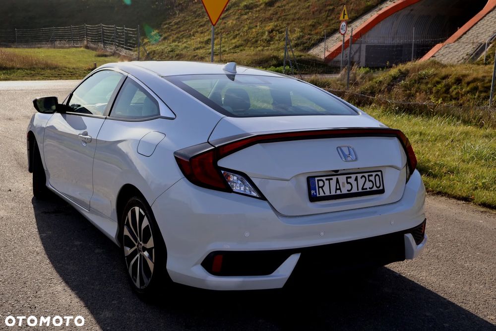 Honda Civic 1.5 i-VTEC Turbo CVT Elegance - 6