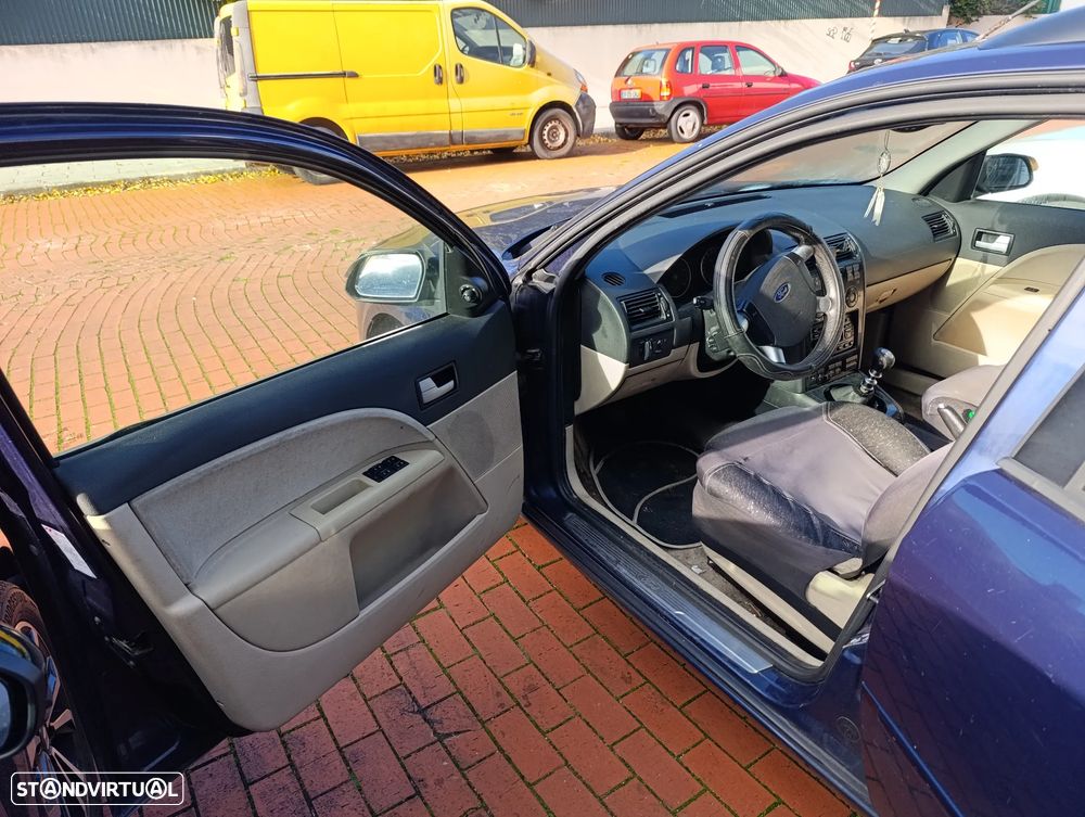 Ford Mondeo SW 2.0 TDCi Ghia - 23