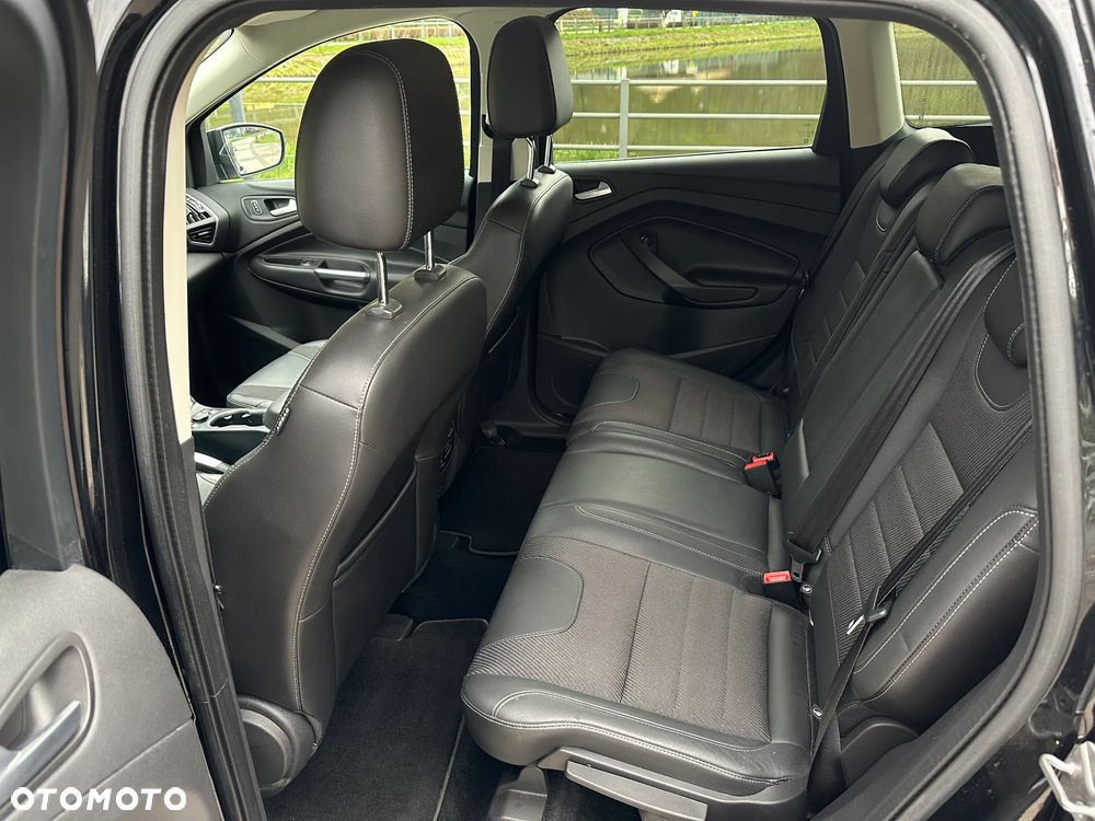 Ford Kuga 1.6 EcoBoost 2x4 Titanium - 12