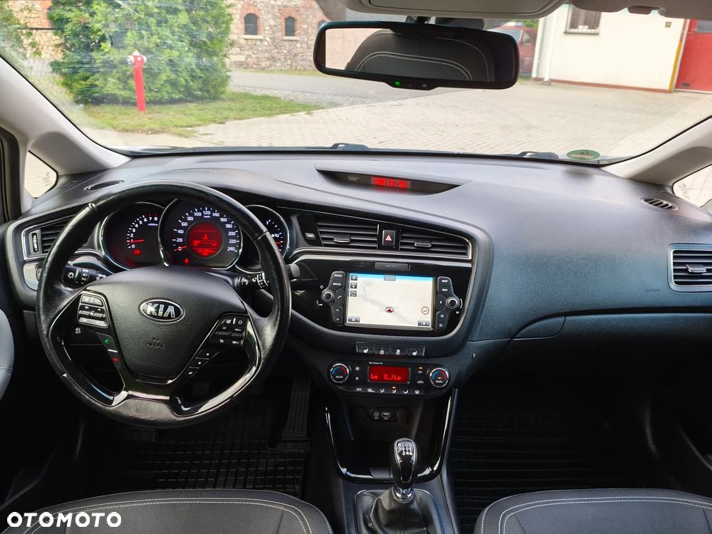 Kia Ceed 1.6 GDI Platinum Edition - 8