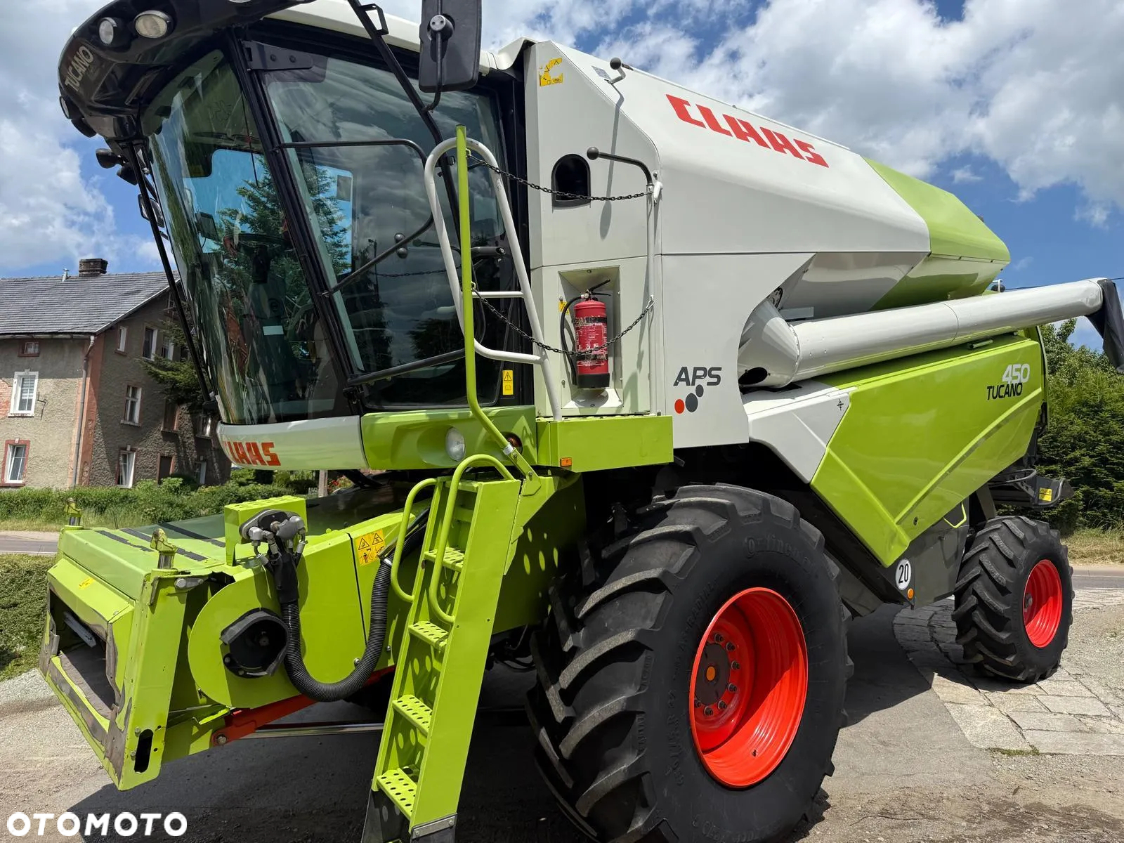 Claas Tucano 450 - 11