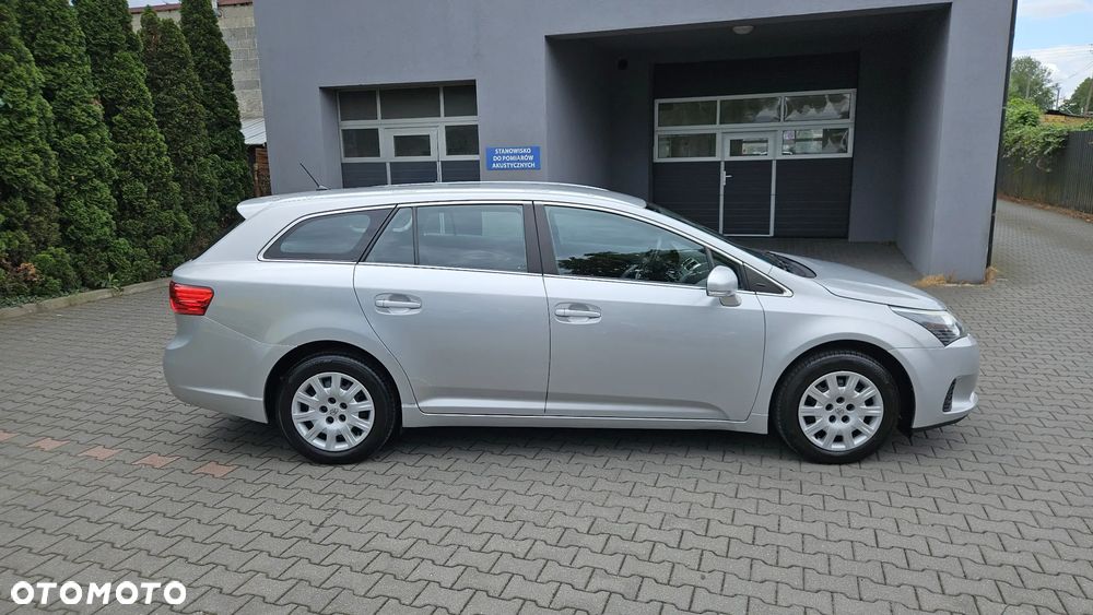 Toyota Avensis 1.6 Comfort - 5