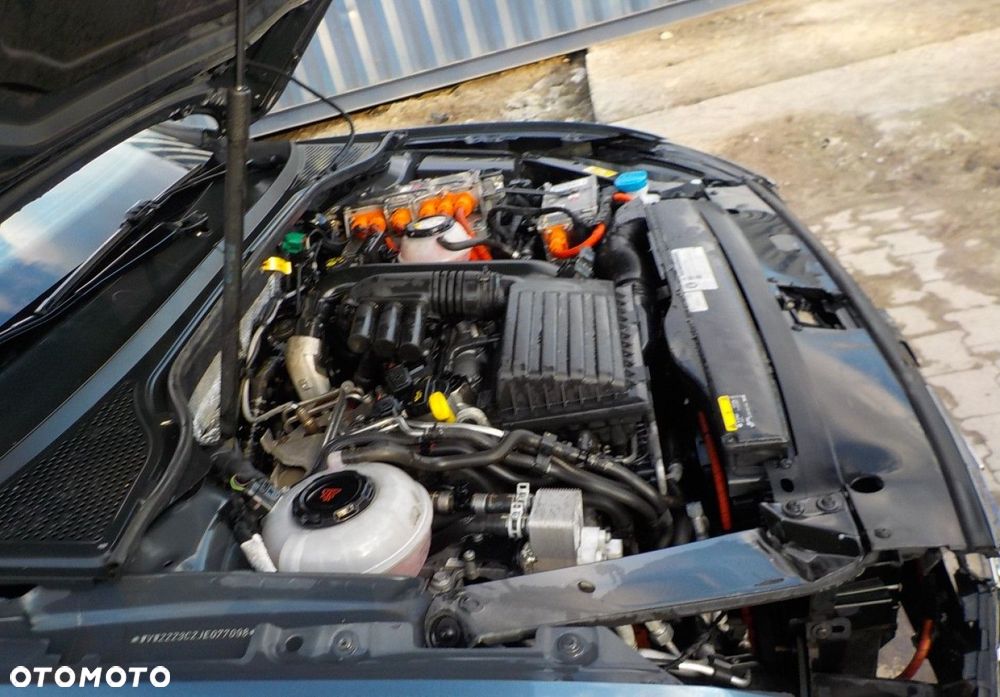 Volkswagen Passat - 4