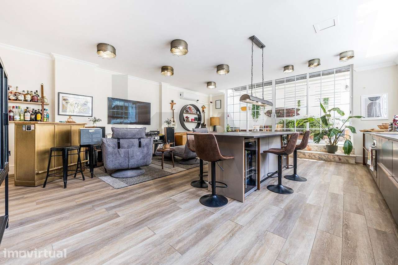 Apartamento T4 com Terraço | Totalmente Remodelado | Arroios - Vista 4