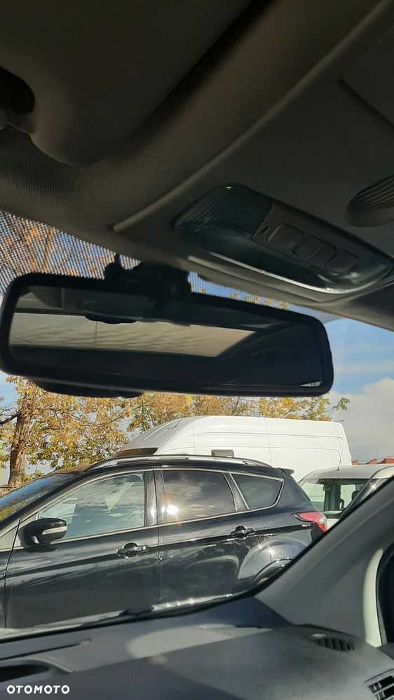 Ford Kuga 2.0 TDCi 2x4 Titanium - 34