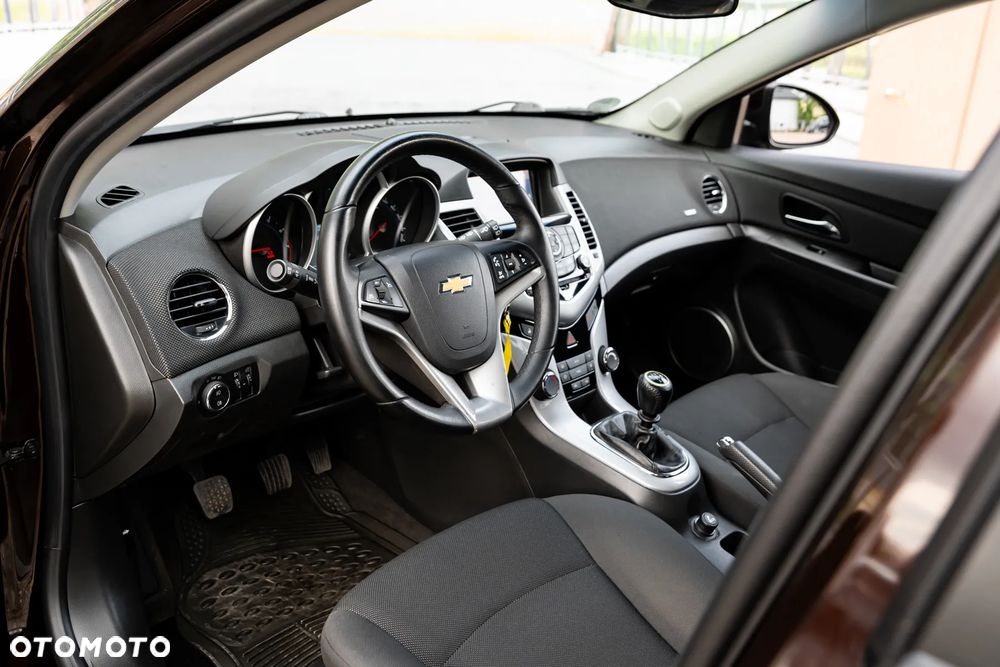 Chevrolet Cruze - 16