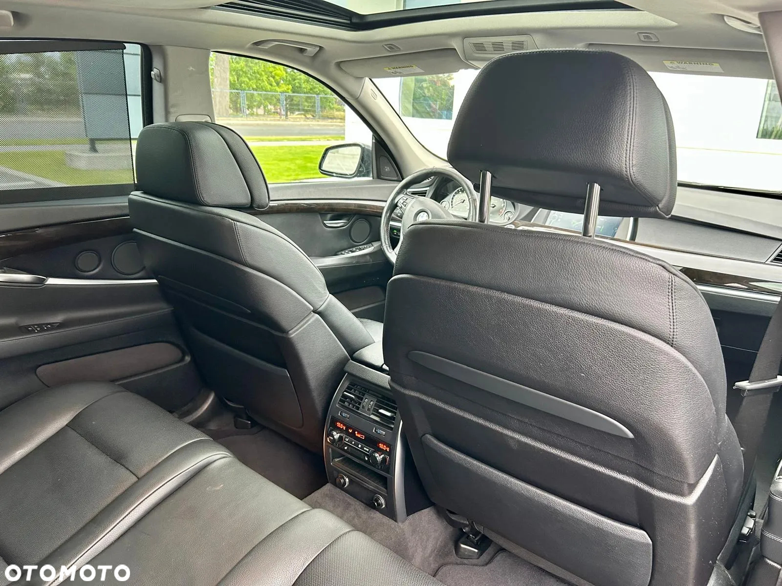 BMW Seria 5 550i - 9