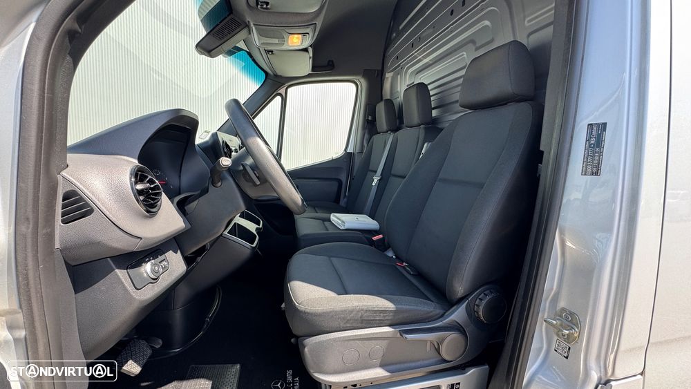 Mercedes-Benz Sprinter 314 CDI37 CX Automática - 22