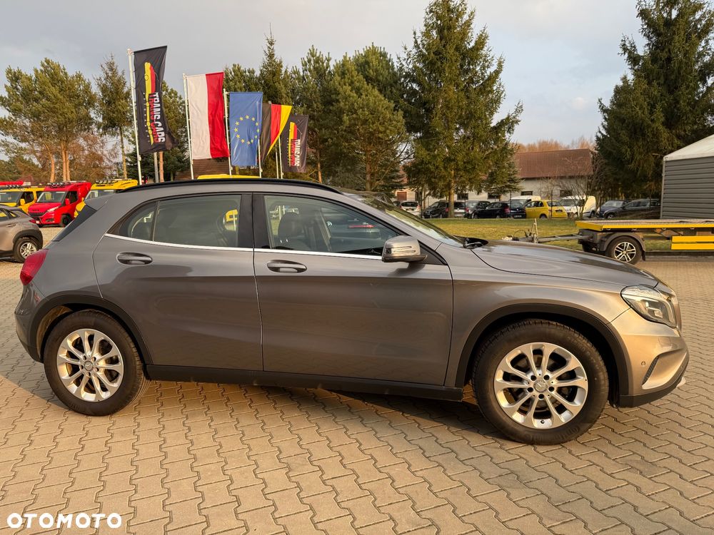 Mercedes-Benz GLA - 5
