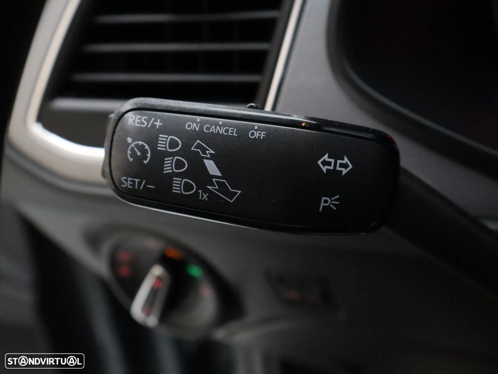 SEAT Leon 2.0 TDI DPF FR - 24