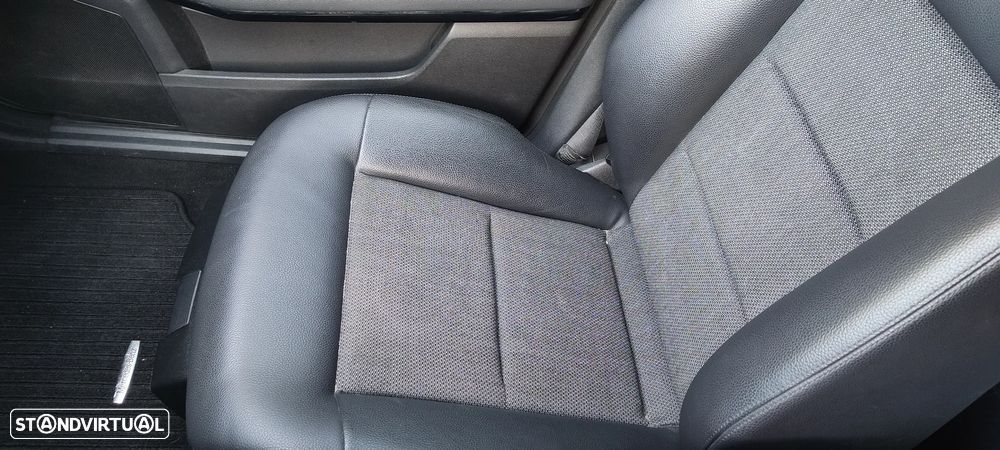 Mercedes-Benz E 220 BlueTEC Avantgarde Auto. - 12