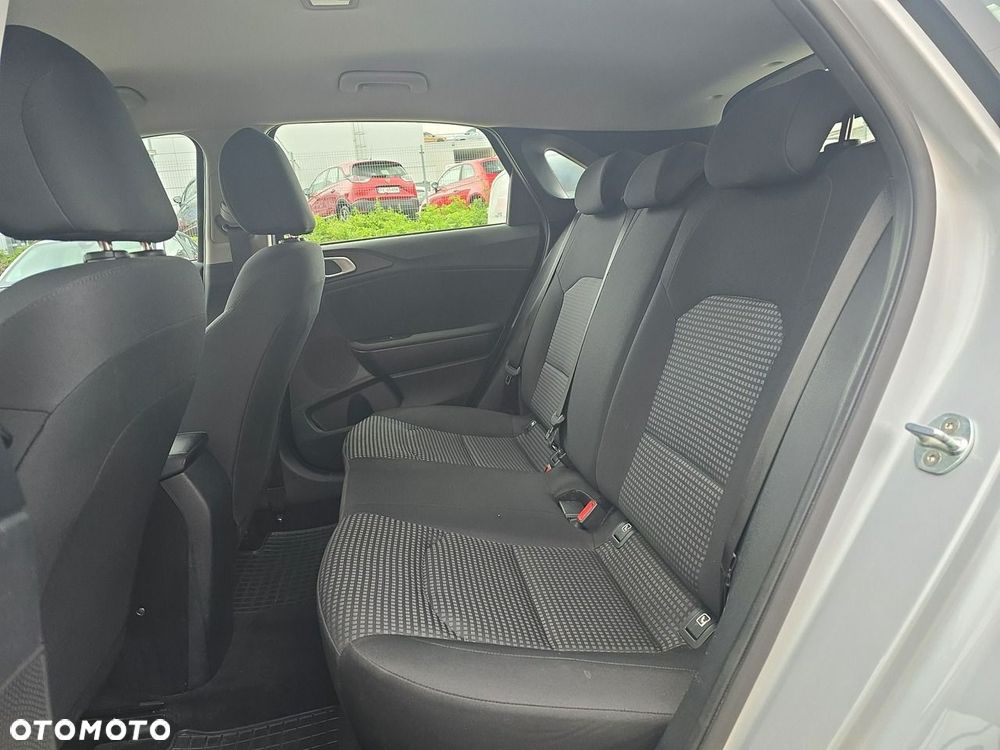 Kia Ceed - 16