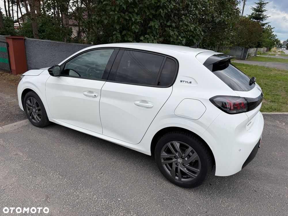 Peugeot 208 - 5