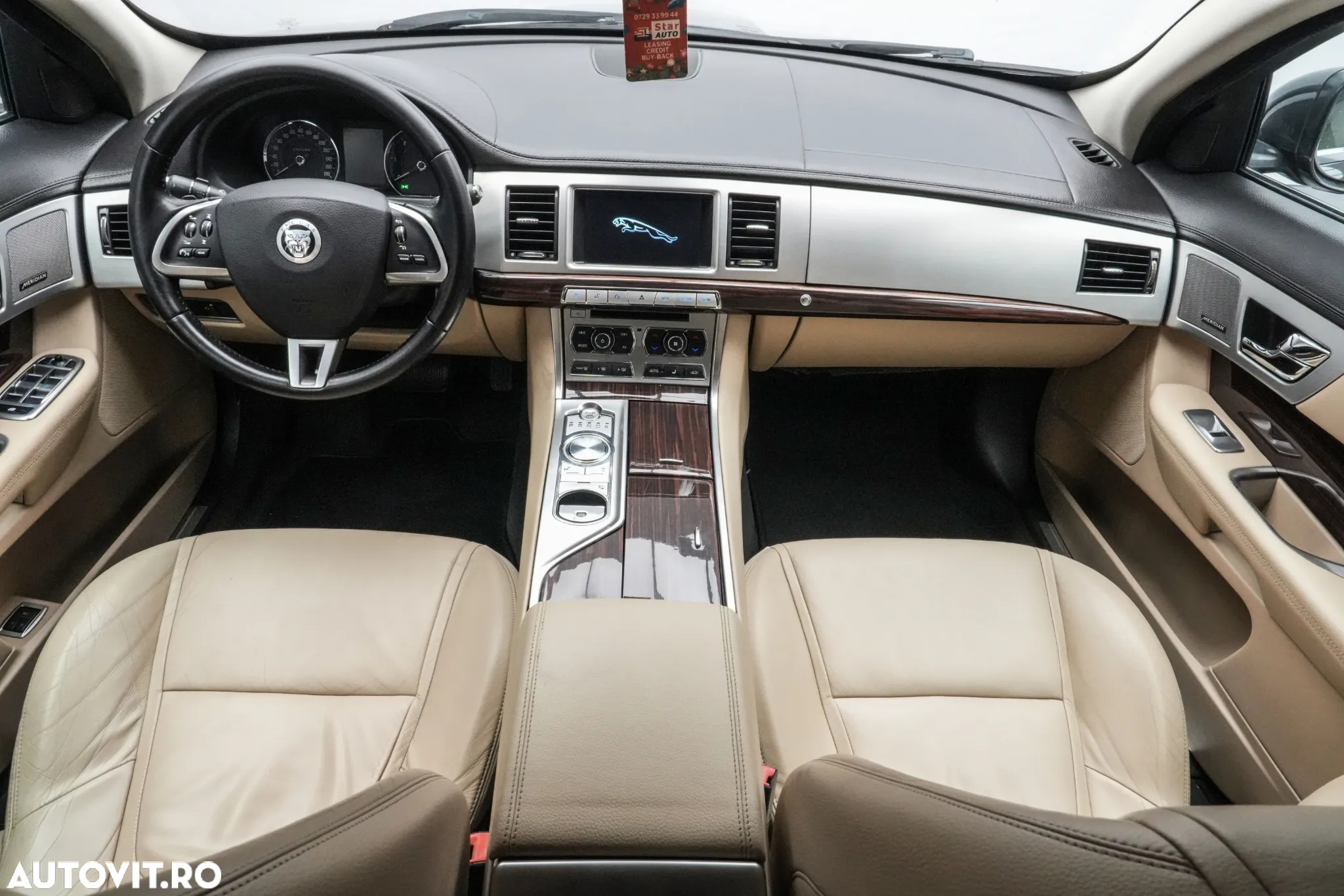 Jaguar XF 2.2D Premium Luxury - 7