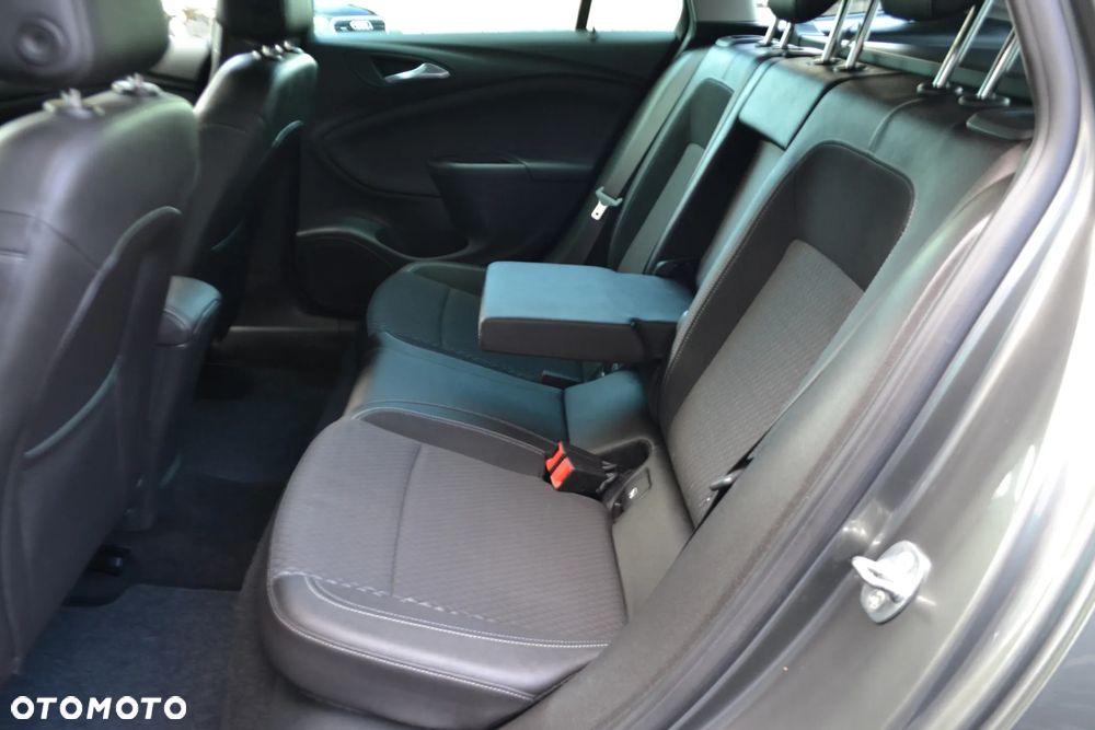 Opel Astra 1.4 Turbo Start/Stop Innovation - 29