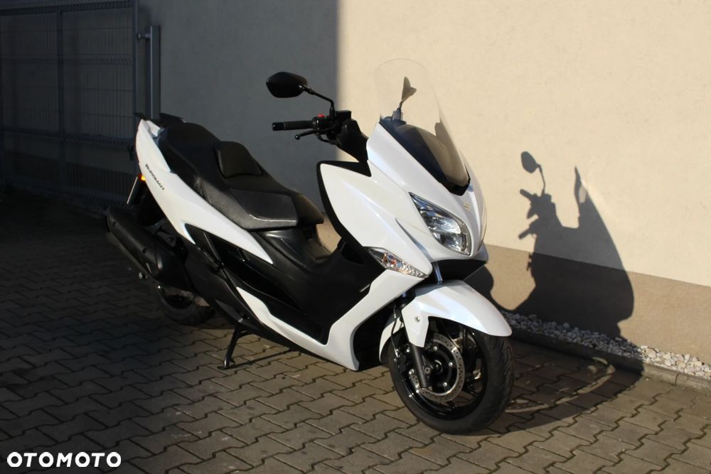 Suzuki Burgman - 13