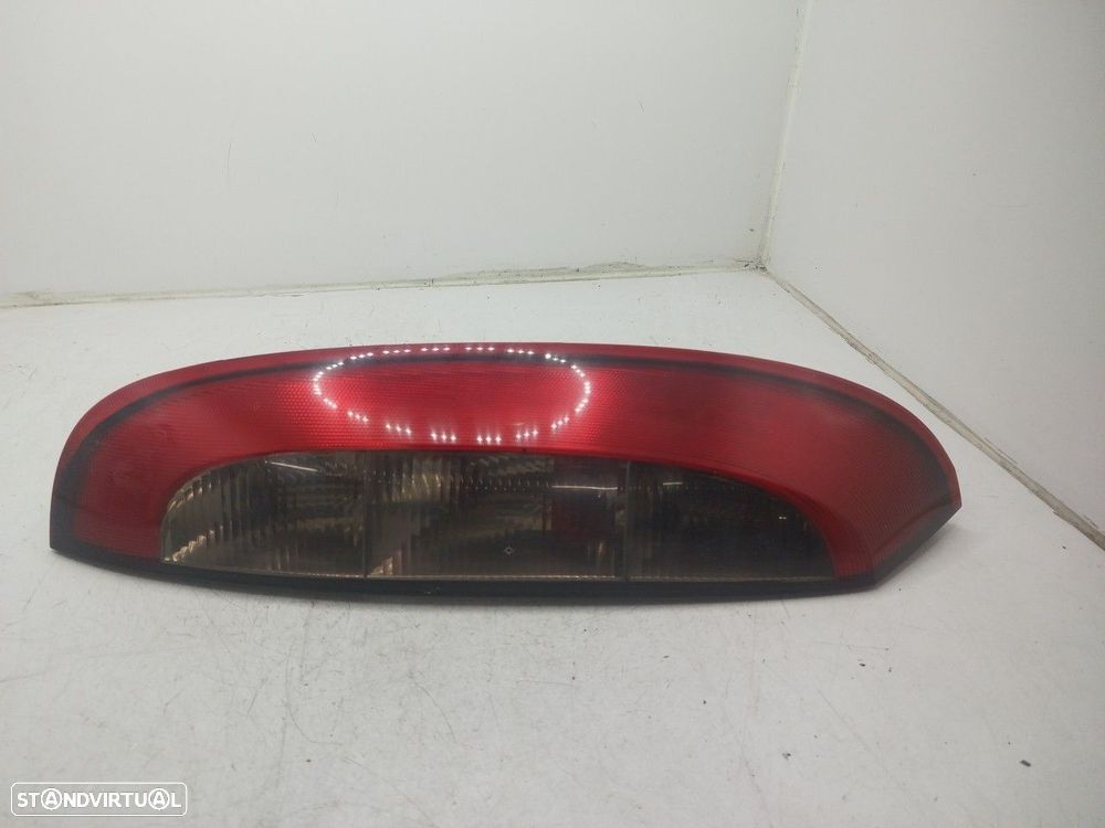 Farolim Stop Esq Opel Corsa C - 2