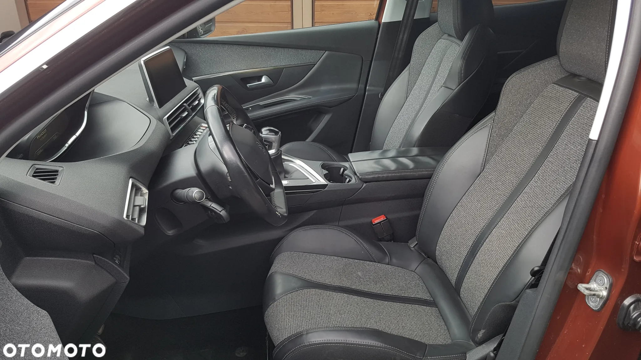 Peugeot 3008 1.6 BlueHDi Style S&S - 11