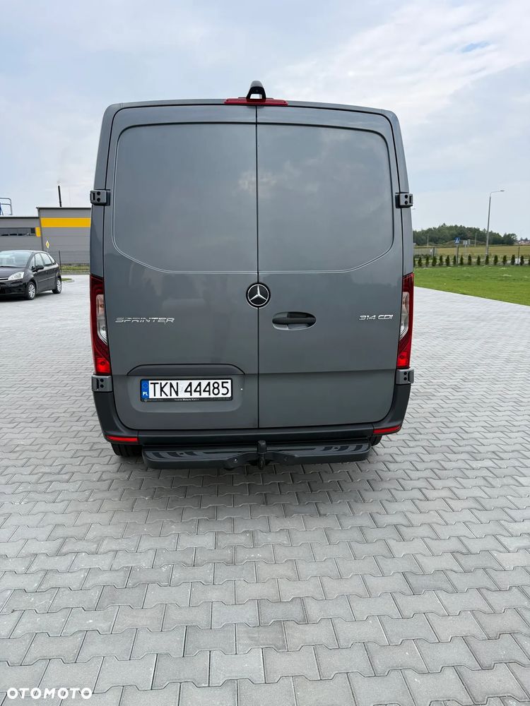 Mercedes-Benz Sprinter - 4