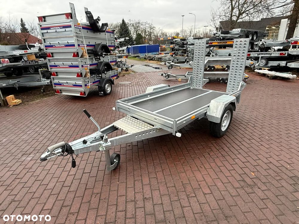 Niewiadów Przyczepa do przewozu sprzętu budowlanego Niewiadów K1325 254x132x15cm DMC 1300 kg 1 oś pod mikrokoparkę minikoparka MOTOMUS - 9