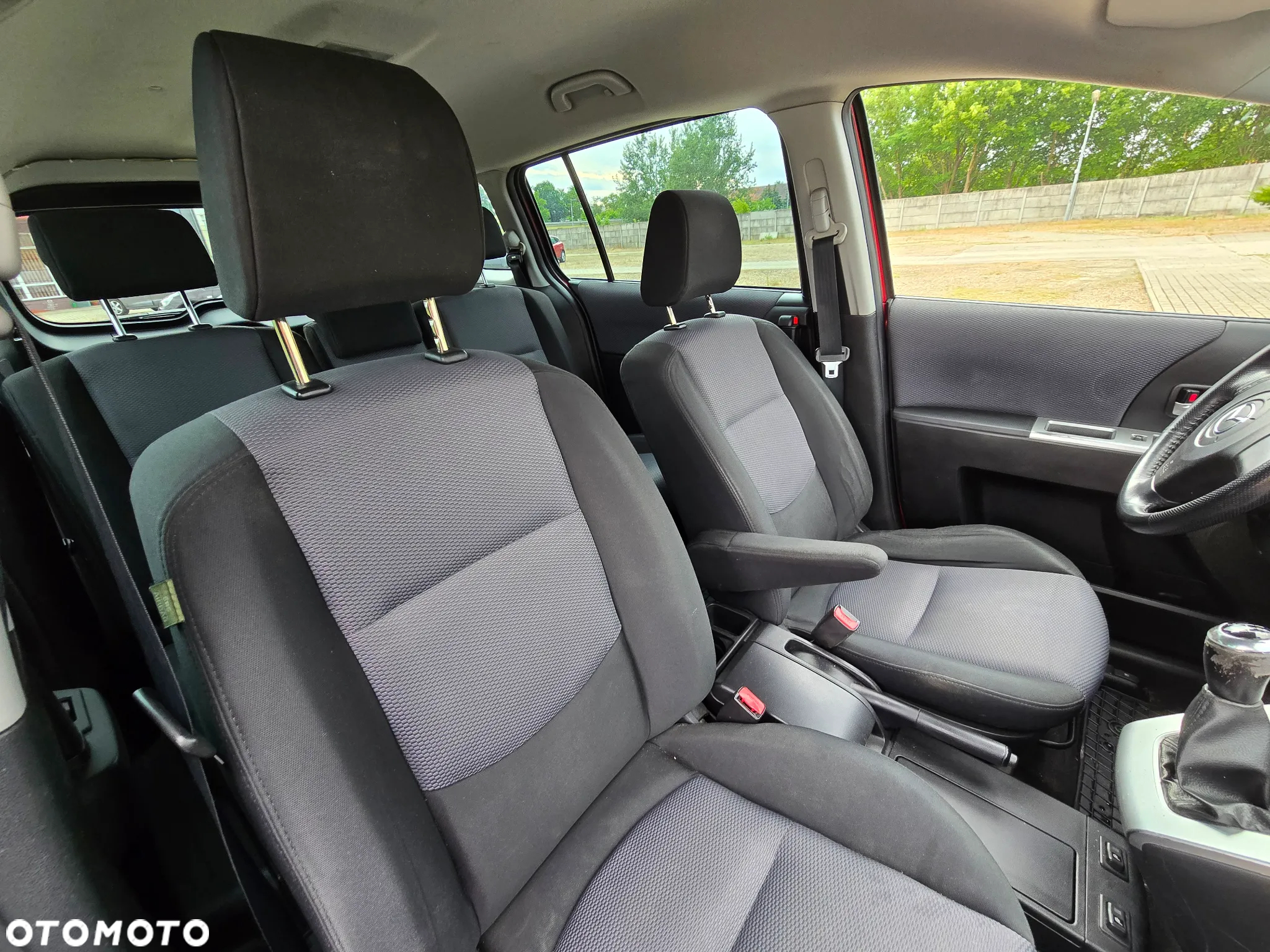 Mazda 5 2.0 Exclusive + - 15